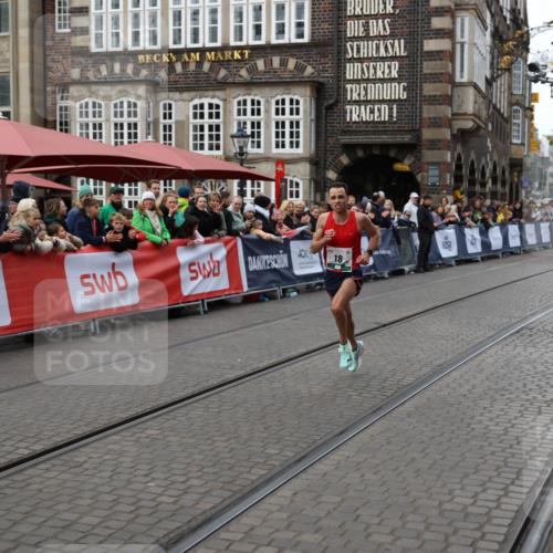 05.10.2025 - 20. swb-Marathon Bremen Yannick Fuchs http://msf.ph/oto/9279387 05.10.2025 12:42:40 Ziel 18, 1117 meine-sportfotos.de