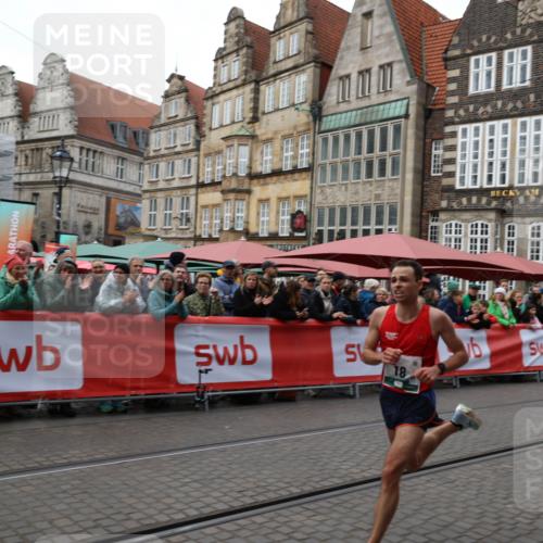 05.10.2025 - 20. swb-Marathon Bremen Yannick Fuchs http://msf.ph/oto/9279417 05.10.2025 12:42:41 Ziel 18, 1117 meine-sportfotos.de