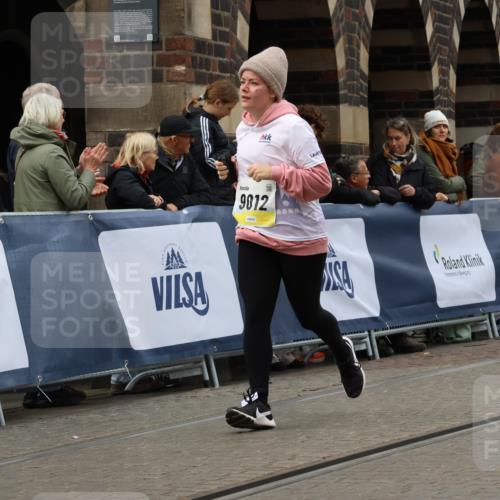 05.10.2025 - 20. swb-Marathon Bremen Strokosch-Dieckow http://msf.ph/oto/9279468 05.10.2025 11:14:02 Ziel 9012, 9342, 9380, 9631, 10000, 10036, 10491, 10512, 10721, 11036, 11541, 11548 meine-sportfotos.de