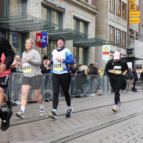 05.10.2025 - 20. swb-Marathon Bremen Strokosch-Dieckow http://msf.ph/oto/9279474 05.10.2025 11:15:51 Ziel 7109, 7110, 8476, 9640, 9679, 10083, 10220, 10339, 10340, 10564, 10635, 10831, 10846, 11029, 11247, 11331, 11375, 11378, 7109, 7110, 8476, 9640, 9679, 10083, 10220, 10339, 10340, 10564, 10635, 10831, 10846, 11029, 11247, 11331, 11375, 11378 meine-sportfotos.de