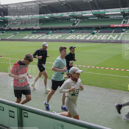 05.10.2025 - 20. swb-Marathon Bremen Michael Burmester http://msf.ph/oto/9279477 05.10.2025 13:01:07 Laufen im Stadion 52, 58, 72, 156, 335, 440, 488, 575, 1017, 1082, 1116, 1182, 1238, 1273, 1423, 1471, 1893, 1968, 1973, 1998, 2007, 2196, 2235, 2330, 2369, 2433, 2446, 2504, 2661, 2668, 2706, 2712, 2806, 2822, 2995, 3209, 3293, 3360, 3604, 3605, 3877, 3979, 4128, 4216, 4263, 4329, 4502, 4788, 5011, 5048, 5080, 5121, 5150, 5183, 5272, 5329, 5414, 5610, 5663, 5727, 5752, 5836, 5841, 5985, 6027, 6057, 6082, 6440, 6523, 6704, 47, 271, 283, 491, 498, 694, 1606, 1806, 2518, 2745, 2915 meine-sportfotos.de