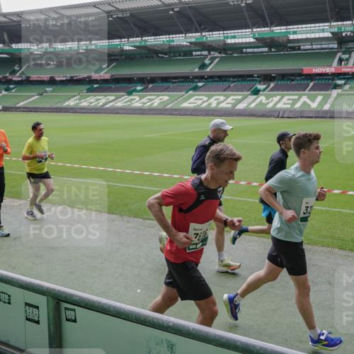 05.10.2025 - 20. swb-Marathon Bremen Michael Burmester http://msf.ph/oto/9279488 05.10.2025 13:01:08 Laufen im Stadion 52, 58, 72, 156, 335, 440, 488, 575, 1017, 1082, 1116, 1182, 1238, 1273, 1423, 1471, 1893, 1968, 1973, 1998, 2007, 2196, 2235, 2330, 2369, 2433, 2446, 2504, 2661, 2668, 2706, 2712, 2806, 2822, 2995, 3209, 3293, 3360, 3387, 3604, 3605, 3877, 3979, 4128, 4216, 4263, 4329, 4502, 4788, 5011, 5048, 5080, 5121, 5150, 5183, 5272, 5329, 5414, 5610, 5663, 5727, 5752, 5836, 5841, 5985, 6027, 6057, 6082, 6440, 6523, 6704, 47, 271, 283, 491, 498, 694, 1116, 1606, 1806, 2518, 2745, 2915 meine-sportfotos.de