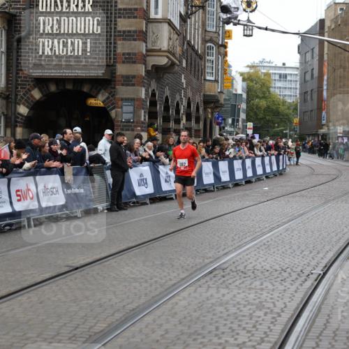 05.10.2025 - 20. swb-Marathon Bremen Yannick Fuchs http://msf.ph/oto/9279489 05.10.2025 12:42:48 Ziel 18, 1117 meine-sportfotos.de