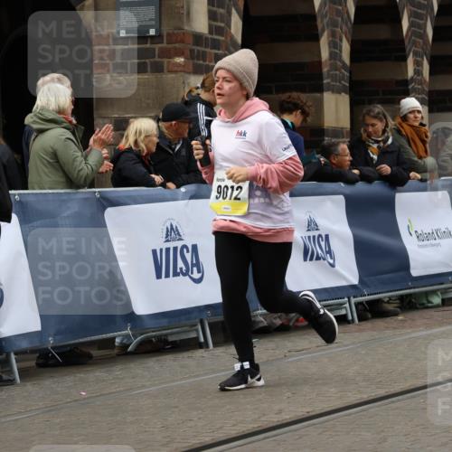05.10.2025 - 20. swb-Marathon Bremen Strokosch-Dieckow http://msf.ph/oto/9279503 05.10.2025 11:14:02 Ziel 9012, 9342, 9380, 9631, 10000, 10036, 10491, 10512, 10721, 11036, 11541, 11548 meine-sportfotos.de