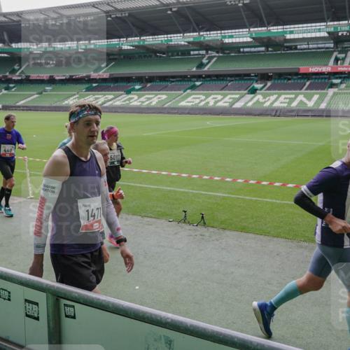 05.10.2025 - 20. swb-Marathon Bremen Michael Burmester http://msf.ph/oto/9279512 05.10.2025 13:01:10 Laufen im Stadion 52, 58, 72, 156, 335, 440, 488, 1017, 1082, 1182, 1238, 1273, 1423, 1893, 1968, 1973, 1998, 2196, 2235, 2330, 2369, 2433, 2446, 2661, 2668, 2706, 2712, 2806, 2822, 2995, 3209, 3360, 3387, 3604, 3663, 3877, 3979, 4128, 4216, 4263, 4329, 4502, 4618, 4788, 5011, 5048, 5080, 5121, 5150, 5183, 5272, 5329, 5414, 5610, 5663, 5727, 5752, 5836, 5841, 5985, 6027, 6057, 6082, 6440, 6523, 47, 271, 283, 491, 498, 575, 694, 1116, 1606, 1806, 2518, 2745, 2915 meine-sportfotos.de