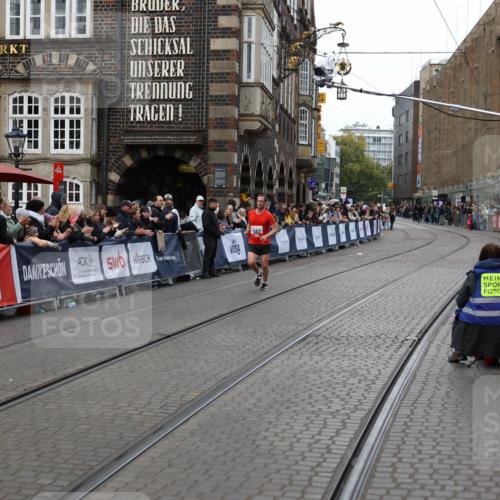 05.10.2025 - 20. swb-Marathon Bremen Yannick Fuchs http://msf.ph/oto/9279513 05.10.2025 12:42:48 Ziel 18, 1117 meine-sportfotos.de