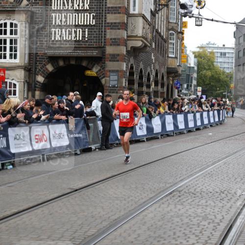 05.10.2025 - 20. swb-Marathon Bremen Yannick Fuchs http://msf.ph/oto/9279518 05.10.2025 12:42:49 Ziel 18 meine-sportfotos.de