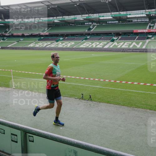 05.10.2025 - 20. swb-Marathon Bremen Michael Burmester http://msf.ph/oto/9279530 05.10.2025 13:01:13 Laufen im Stadion 52, 58, 72, 152, 156, 335, 440, 488, 546, 979, 1082, 1182, 1238, 1273, 1423, 1893, 1968, 1973, 1998, 2096, 2102, 2196, 2235, 2330, 2369, 2433, 2446, 2565, 2661, 2668, 2706, 2712, 2806, 2822, 2918, 2995, 3209, 3360, 3387, 3604, 3662, 3663, 3877, 3979, 4128, 4216, 4263, 4329, 4502, 4618, 4788, 5011, 5048, 5080, 5121, 5150, 5183, 5272, 5329, 5414, 5663, 5727, 5752, 5836, 5841, 5985, 6027, 6057, 6082, 6440, 6523, 47, 283, 491, 498, 575, 694, 1017, 1116, 1606, 2518, 2745, 2915 meine-sportfotos.de