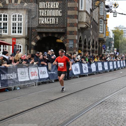 05.10.2025 - 20. swb-Marathon Bremen Yannick Fuchs http://msf.ph/oto/9279561 05.10.2025 12:42:49 Ziel 18 meine-sportfotos.de