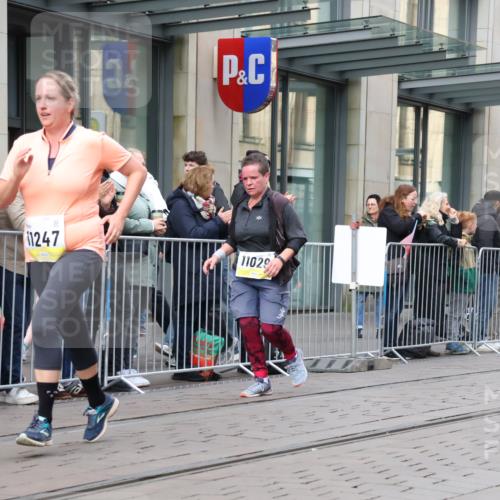 05.10.2025 - 20. swb-Marathon Bremen Strokosch-Dieckow http://msf.ph/oto/9279566 05.10.2025 11:15:58 Ziel 7109, 7110, 9640, 9679, 10023, 10083, 10220, 10339, 10340, 10379, 10450, 10564, 10635, 11029, 11247, 11331, 11358, 11378, 11404, 7109, 7110, 9640, 9679, 10023, 10083, 10220, 10339, 10340, 10379, 10450, 10564, 10635, 11029, 11247, 11331, 11358, 11378, 11404 meine-sportfotos.de