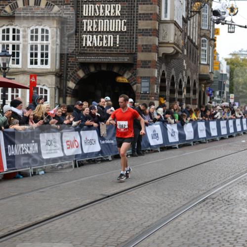 05.10.2025 - 20. swb-Marathon Bremen Yannick Fuchs http://msf.ph/oto/9279568 05.10.2025 12:42:49 Ziel 18 meine-sportfotos.de