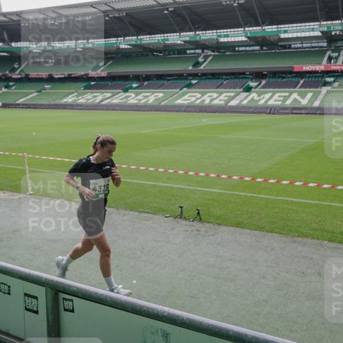 05.10.2025 - 20. swb-Marathon Bremen Michael Burmester http://msf.ph/oto/9279571 05.10.2025 13:01:17 Laufen im Stadion 58, 72, 152, 156, 335, 440, 488, 546, 672, 979, 1082, 1182, 1238, 1273, 1423, 1732, 1893, 1968, 1973, 1996, 1998, 2096, 2102, 2196, 2235, 2330, 2369, 2433, 2446, 2565, 2661, 2668, 2706, 2712, 2806, 2822, 2918, 2995, 3209, 3360, 3387, 3604, 3662, 3663, 3877, 3979, 4086, 4128, 4216, 4263, 4329, 4618, 4788, 5011, 5048, 5080, 5121, 5150, 5183, 5272, 5329, 5414, 5727, 5752, 5836, 5841, 5985, 6082, 6440, 6523, 47, 52, 283, 498, 575, 694, 1017, 1116, 2745 meine-sportfotos.de