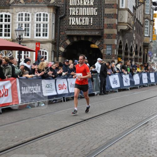 05.10.2025 - 20. swb-Marathon Bremen Yannick Fuchs http://msf.ph/oto/9279589 05.10.2025 12:42:50 Ziel 1162 meine-sportfotos.de
