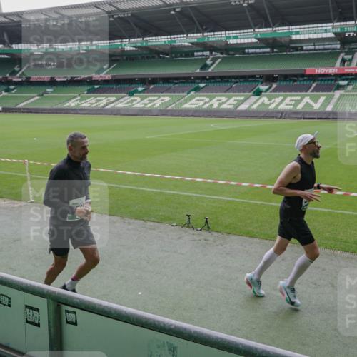 05.10.2025 - 20. swb-Marathon Bremen Michael Burmester http://msf.ph/oto/9279607 05.10.2025 13:01:22 Laufen im Stadion 58, 72, 152, 156, 335, 440, 488, 493, 546, 672, 979, 1082, 1238, 1273, 1423, 1732, 1893, 1933, 1968, 1973, 1996, 1998, 2096, 2102, 2196, 2235, 2330, 2369, 2433, 2446, 2565, 2661, 2668, 2706, 2712, 2806, 2918, 2991, 2995, 3209, 3360, 3387, 3604, 3662, 3663, 3673, 3877, 3979, 4086, 4128, 4216, 4263, 4329, 4618, 4788, 4947, 4980, 5011, 5048, 5080, 5121, 5150, 5183, 5309, 5329, 5414, 5557, 5727, 5731, 5752, 5836, 5841, 5985, 6082, 52, 498, 575, 694, 1017, 1116, 2745 meine-sportfotos.de