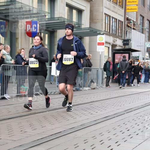 05.10.2025 - 20. swb-Marathon Bremen Strokosch-Dieckow http://msf.ph/oto/9279630 05.10.2025 11:16:00 Ziel 7109, 7110, 9640, 9679, 10023, 10083, 10220, 10339, 10340, 10379, 10450, 10564, 10635, 11029, 11247, 11331, 11358, 11378, 11404, 7109, 7110, 9640, 9679, 10023, 10083, 10220, 10339, 10340, 10379, 10450, 10564, 10635, 11029, 11247, 11331, 11358, 11378, 11404 meine-sportfotos.de