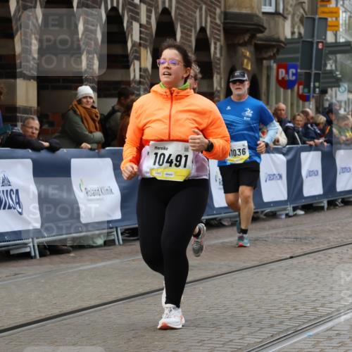 05.10.2025 - 20. swb-Marathon Bremen Strokosch-Dieckow http://msf.ph/oto/9279637 05.10.2025 11:14:05 Ziel 9012, 9380, 10491, 11036 meine-sportfotos.de