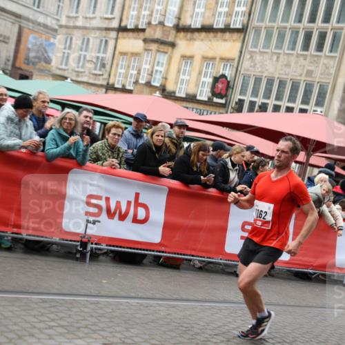 05.10.2025 - 20. swb-Marathon Bremen Yannick Fuchs http://msf.ph/oto/9279650 05.10.2025 12:42:52 Ziel 1162 meine-sportfotos.de