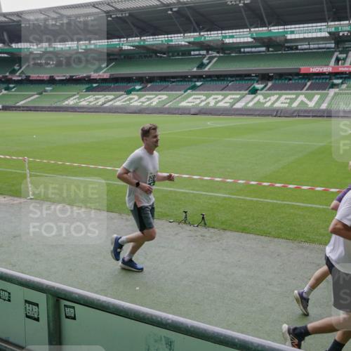 05.10.2025 - 20. swb-Marathon Bremen Michael Burmester http://msf.ph/oto/9279659 05.10.2025 13:01:28 Laufen im Stadion 58, 72, 152, 156, 335, 440, 488, 493, 546, 672, 979, 1082, 1238, 1273, 1361, 1423, 1732, 1759, 1893, 1933, 1973, 1996, 1998, 2096, 2102, 2196, 2235, 2245, 2330, 2369, 2433, 2446, 2555, 2565, 2661, 2668, 2706, 2712, 2796, 2806, 2918, 2991, 2995, 3208, 3209, 3360, 3387, 3604, 3662, 3663, 3673, 3877, 3979, 4086, 4128, 4216, 4263, 4329, 4364, 4618, 4882, 4947, 4980, 5011, 5048, 5080, 5121, 5150, 5309, 5414, 5557, 5570, 5580, 5727, 5731, 5752, 5985, 6082, 52, 575, 1017, 1116 meine-sportfotos.de