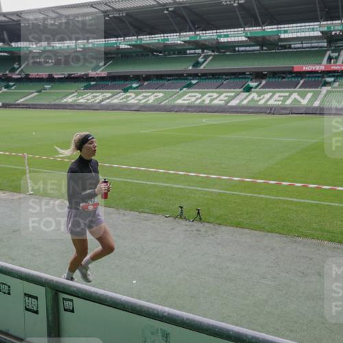 05.10.2025 - 20. swb-Marathon Bremen Michael Burmester http://msf.ph/oto/9279663 05.10.2025 13:01:32 Laufen im Stadion 58, 152, 156, 335, 428, 440, 488, 493, 546, 672, 979, 1082, 1238, 1273, 1361, 1732, 1759, 1893, 1933, 1973, 1996, 1998, 2096, 2102, 2196, 2235, 2245, 2330, 2369, 2433, 2446, 2555, 2565, 2661, 2706, 2712, 2796, 2918, 2991, 2995, 3053, 3208, 3209, 3360, 3387, 3604, 3662, 3663, 3673, 3877, 4086, 4128, 4263, 4329, 4364, 4618, 4882, 4947, 4980, 5011, 5048, 5080, 5121, 5150, 5309, 5414, 5557, 5570, 5580, 5727, 5731, 5752, 5985, 6082, 52 meine-sportfotos.de