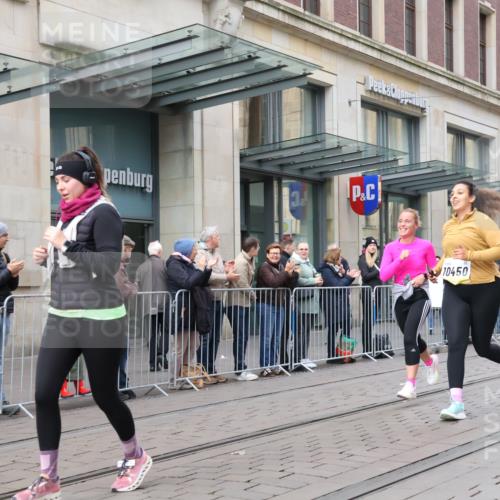 05.10.2025 - 20. swb-Marathon Bremen Strokosch-Dieckow http://msf.ph/oto/9279677 05.10.2025 11:16:06 Ziel 7110, 9301, 9563, 10023, 10083, 10339, 10340, 10379, 10450, 11020, 11029, 11182, 11247, 11358, 11378, 11404, 11438, 7110, 9301, 9563, 10023, 10083, 10339, 10340, 10379, 10450, 11020, 11029, 11182, 11247, 11358, 11378, 11404, 11438 meine-sportfotos.de