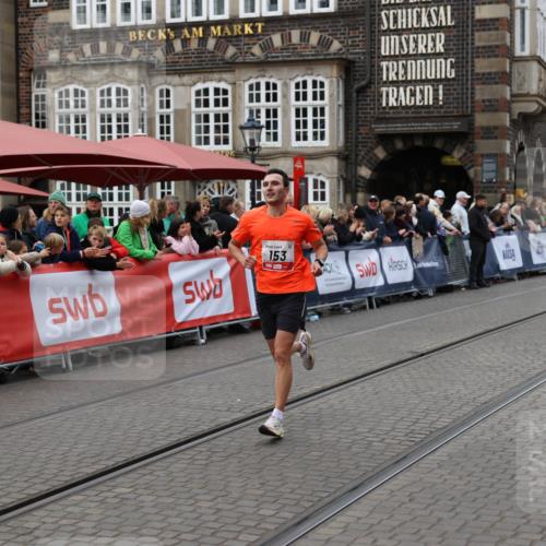 05.10.2025 - 20. swb-Marathon Bremen Yannick Fuchs http://msf.ph/oto/9279685 05.10.2025 12:43:24 Ziel 153, 1068, 1459 meine-sportfotos.de
