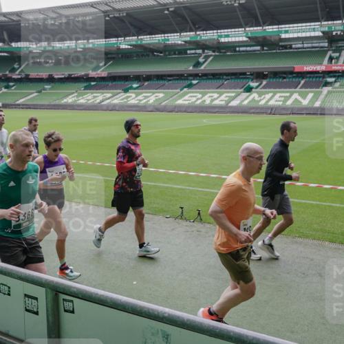 05.10.2025 - 20. swb-Marathon Bremen Michael Burmester http://msf.ph/oto/9279707 05.10.2025 13:01:35 Laufen im Stadion 58, 152, 156, 335, 428, 440, 488, 493, 546, 672, 979, 1082, 1238, 1273, 1361, 1732, 1759, 1893, 1933, 1973, 1996, 1998, 2096, 2102, 2196, 2235, 2245, 2330, 2369, 2433, 2555, 2565, 2661, 2706, 2712, 2796, 2918, 2991, 2995, 3053, 3208, 3209, 3360, 3387, 3662, 3663, 3673, 3877, 4086, 4128, 4263, 4329, 4364, 4409, 4618, 4882, 4947, 4980, 5011, 5048, 5080, 5121, 5150, 5309, 5414, 5557, 5570, 5580, 5727, 5731, 5752, 5934, 5985, 6082, 52 meine-sportfotos.de