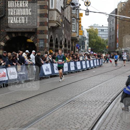 05.10.2025 - 20. swb-Marathon Bremen Yannick Fuchs http://msf.ph/oto/9279710 05.10.2025 12:43:25 Ziel 153, 1459 meine-sportfotos.de