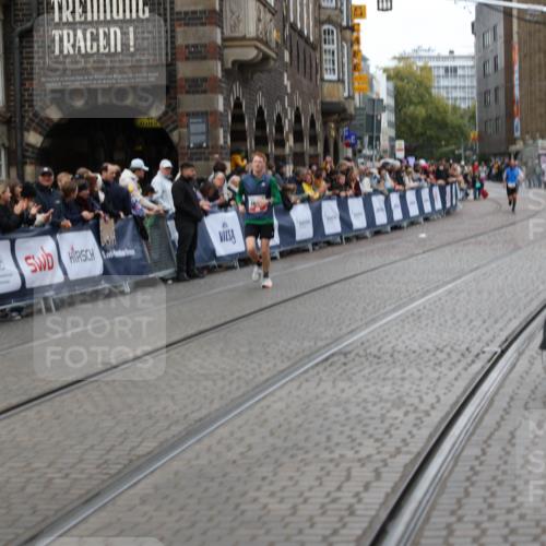 05.10.2025 - 20. swb-Marathon Bremen Yannick Fuchs http://msf.ph/oto/9279740 05.10.2025 12:43:26 Ziel 153, 1459 meine-sportfotos.de