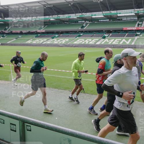05.10.2025 - 20. swb-Marathon Bremen Michael Burmester http://msf.ph/oto/9279741 05.10.2025 13:01:39 Laufen im Stadion 58, 152, 156, 335, 428, 440, 488, 493, 546, 672, 772, 979, 1030, 1082, 1238, 1273, 1361, 1732, 1759, 1893, 1933, 1973, 1996, 1998, 2096, 2102, 2196, 2235, 2245, 2330, 2369, 2433, 2555, 2565, 2661, 2712, 2796, 2910, 2918, 2991, 2995, 3053, 3206, 3208, 3209, 3387, 3662, 3663, 3673, 3877, 4017, 4086, 4128, 4329, 4364, 4409, 4618, 4705, 4882, 4947, 4980, 5048, 5080, 5121, 5150, 5309, 5414, 5557, 5570, 5580, 5727, 5731, 5752, 5934, 5985, 6082, 6157 meine-sportfotos.de