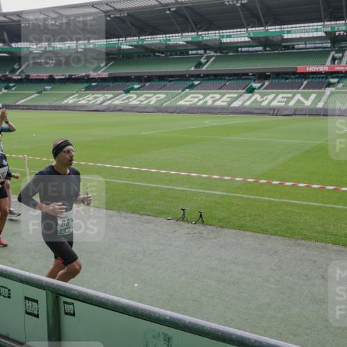 05.10.2025 - 20. swb-Marathon Bremen Michael Burmester http://msf.ph/oto/9279768 05.10.2025 13:01:42 Laufen im Stadion 58, 152, 156, 335, 428, 440, 488, 493, 546, 672, 772, 979, 1030, 1082, 1238, 1256, 1273, 1348, 1361, 1452, 1732, 1759, 1856, 1893, 1933, 1996, 2096, 2102, 2235, 2245, 2330, 2433, 2555, 2565, 2712, 2796, 2910, 2912, 2918, 2991, 2995, 3053, 3206, 3208, 3209, 3387, 3525, 3526, 3662, 3663, 3673, 3877, 4017, 4018, 4086, 4128, 4329, 4364, 4409, 4618, 4705, 4882, 4947, 4980, 5048, 5080, 5121, 5150, 5309, 5414, 5557, 5570, 5580, 5727, 5731, 5752, 5934, 5985, 6082, 6157 meine-sportfotos.de