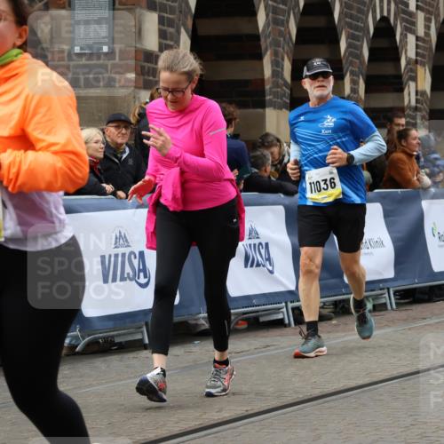 05.10.2025 - 20. swb-Marathon Bremen Strokosch-Dieckow http://msf.ph/oto/9279773 05.10.2025 11:14:07 Ziel 9380, 10491, 11036 meine-sportfotos.de