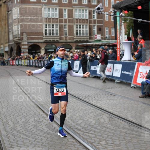 05.10.2025 - 20. swb-Marathon Bremen Yannick Fuchs http://msf.ph/oto/9279790 05.10.2025 12:46:21 Ziel 1303, 1668 meine-sportfotos.de