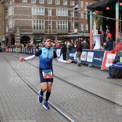 05.10.2025 - 20. swb-Marathon Bremen Yannick Fuchs http://msf.ph/oto/9279795 05.10.2025 12:46:21 Ziel 1303, 1668 meine-sportfotos.de