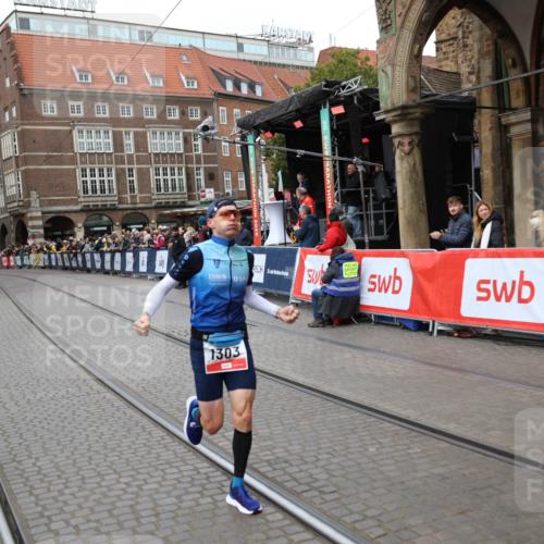 05.10.2025 - 20. swb-Marathon Bremen Yannick Fuchs http://msf.ph/oto/9279810 05.10.2025 12:46:21 Ziel 1303, 1668 meine-sportfotos.de