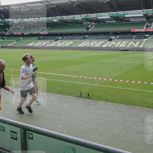 05.10.2025 - 20. swb-Marathon Bremen Michael Burmester http://msf.ph/oto/9279811 05.10.2025 13:01:48 Laufen im Stadion 58, 152, 335, 428, 440, 488, 493, 546, 672, 772, 979, 1030, 1082, 1238, 1256, 1348, 1361, 1452, 1732, 1759, 1856, 1893, 1899, 1933, 1996, 2096, 2102, 2143, 2235, 2245, 2306, 2433, 2555, 2565, 2712, 2796, 2910, 2912, 2918, 2991, 2995, 3053, 3206, 3208, 3387, 3525, 3526, 3662, 3663, 3673, 3877, 3926, 4017, 4018, 4086, 4128, 4329, 4364, 4409, 4444, 4564, 4618, 4705, 4882, 4947, 4980, 5048, 5080, 5150, 5309, 5557, 5570, 5580, 5731, 5752, 5934, 5985, 6082, 6157, 58 meine-sportfotos.de