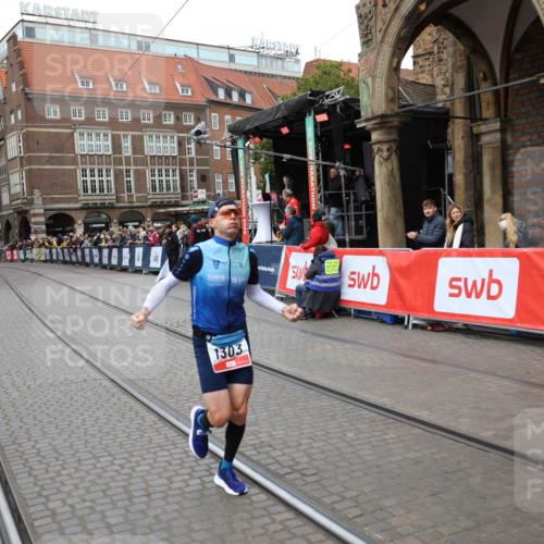 05.10.2025 - 20. swb-Marathon Bremen Yannick Fuchs http://msf.ph/oto/9279819 05.10.2025 12:46:21 Ziel 1303, 1668 meine-sportfotos.de