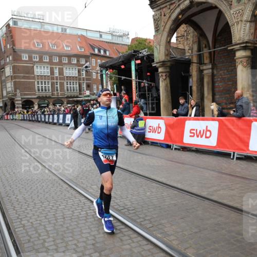 05.10.2025 - 20. swb-Marathon Bremen Yannick Fuchs http://msf.ph/oto/9279835 05.10.2025 12:46:21 Ziel 1303, 1668 meine-sportfotos.de