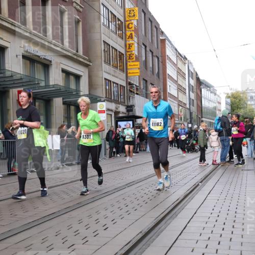 05.10.2025 - 20. swb-Marathon Bremen Strokosch-Dieckow http://msf.ph/oto/9279838 05.10.2025 11:16:13 Ziel 9301, 9563, 9753, 10023, 10083, 10379, 10450, 11020, 11029, 11182, 11358, 11404, 11438, 9301, 9563, 9753, 10023, 10083, 10379, 10450, 11020, 11029, 11182, 11358, 11404, 11438 meine-sportfotos.de
