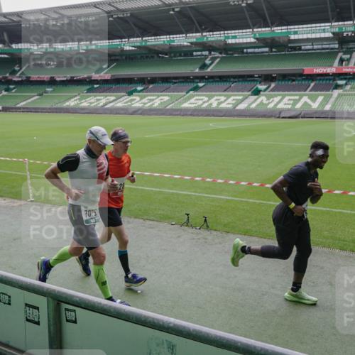 05.10.2025 - 20. swb-Marathon Bremen Michael Burmester http://msf.ph/oto/9279857 05.10.2025 13:01:54 Laufen im Stadion 152, 335, 428, 488, 493, 546, 672, 772, 979, 1030, 1256, 1348, 1361, 1452, 1732, 1744, 1759, 1856, 1893, 1899, 1924, 1933, 1996, 2096, 2102, 2143, 2235, 2245, 2272, 2306, 2433, 2555, 2565, 2796, 2910, 2912, 2918, 2991, 2995, 3053, 3206, 3208, 3387, 3525, 3526, 3662, 3663, 3673, 3861, 3877, 3926, 3930, 4017, 4018, 4086, 4329, 4364, 4409, 4444, 4564, 4618, 4705, 4882, 4947, 4980, 5150, 5309, 5557, 5570, 5580, 5731, 5893, 5934, 5985, 6082, 6157, 6328, 58, 440 meine-sportfotos.de