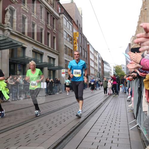 05.10.2025 - 20. swb-Marathon Bremen Strokosch-Dieckow http://msf.ph/oto/9279873 05.10.2025 11:16:14 Ziel 9301, 9563, 9753, 10023, 10083, 10379, 10450, 11020, 11029, 11182, 11358, 11404, 11438, 9301, 9563, 9753, 10023, 10083, 10379, 10450, 11020, 11029, 11182, 11358, 11404, 11438 meine-sportfotos.de