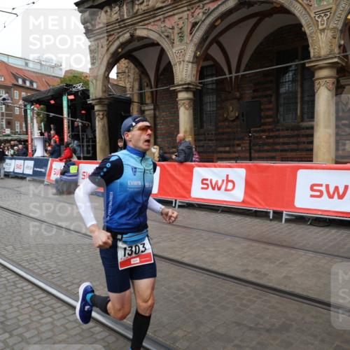 05.10.2025 - 20. swb-Marathon Bremen Yannick Fuchs http://msf.ph/oto/9279887 05.10.2025 12:46:22 Ziel 1303 meine-sportfotos.de