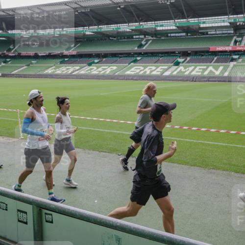 05.10.2025 - 20. swb-Marathon Bremen Michael Burmester http://msf.ph/oto/9279894 05.10.2025 13:01:59 Laufen im Stadion 152, 335, 428, 493, 546, 672, 772, 843, 979, 1030, 1256, 1348, 1361, 1452, 1732, 1744, 1759, 1856, 1893, 1899, 1924, 1933, 1996, 2096, 2102, 2143, 2245, 2272, 2306, 2433, 2555, 2565, 2796, 2910, 2912, 2918, 2991, 3053, 3206, 3208, 3217, 3387, 3525, 3526, 3662, 3663, 3673, 3861, 3877, 3926, 3930, 4017, 4018, 4086, 4364, 4409, 4444, 4477, 4564, 4618, 4688, 4705, 4847, 4882, 4947, 4980, 5150, 5309, 5557, 5570, 5580, 5731, 5893, 5934, 6157, 6328, 6382, 58, 440 meine-sportfotos.de