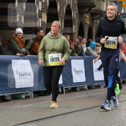 05.10.2025 - 20. swb-Marathon Bremen Strokosch-Dieckow http://msf.ph/oto/9279895 05.10.2025 11:14:13 Ziel 9695, 9724, 9818, 9819, 10114, 10115, 10201, 10832, 11036, 11135, 11539, 11555 meine-sportfotos.de
