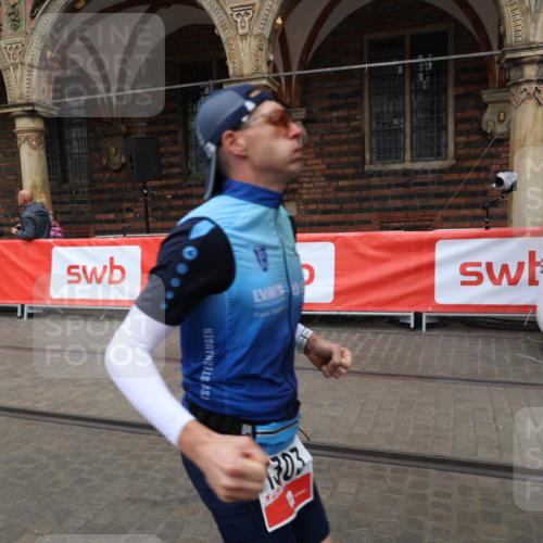 05.10.2025 - 20. swb-Marathon Bremen Yannick Fuchs http://msf.ph/oto/9279905 05.10.2025 12:46:22 Ziel 1303 meine-sportfotos.de