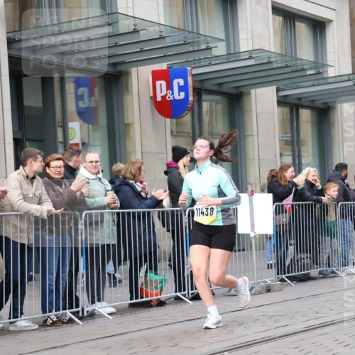 05.10.2025 - 20. swb-Marathon Bremen Strokosch-Dieckow http://msf.ph/oto/9279910 05.10.2025 11:16:17 Ziel 9301, 9563, 9753, 10023, 10379, 10450, 11020, 11182, 11358, 11404, 11438, 9301, 9563, 9753, 10023, 10379, 10450, 11020, 11182, 11358, 11404, 11438 meine-sportfotos.de