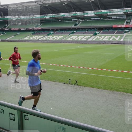 05.10.2025 - 20. swb-Marathon Bremen Michael Burmester http://msf.ph/oto/9279979 05.10.2025 13:02:07 Laufen im Stadion 152, 428, 493, 546, 672, 772, 843, 921, 979, 1030, 1256, 1348, 1361, 1452, 1732, 1744, 1759, 1856, 1893, 1899, 1924, 1933, 1996, 2096, 2102, 2143, 2245, 2272, 2306, 2555, 2565, 2774, 2796, 2910, 2912, 2918, 2991, 3053, 3206, 3208, 3217, 3387, 3525, 3526, 3662, 3663, 3673, 3861, 3926, 3930, 4017, 4018, 4086, 4129, 4364, 4409, 4444, 4464, 4477, 4481, 4564, 4618, 4688, 4705, 4847, 4882, 4947, 4980, 4985, 5309, 5557, 5570, 5580, 5652, 5731, 5893, 5934, 6157, 6328, 6382, 58, 440 meine-sportfotos.de
