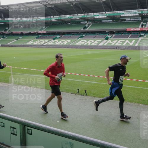 05.10.2025 - 20. swb-Marathon Bremen Michael Burmester http://msf.ph/oto/9280038 05.10.2025 13:02:13 Laufen im Stadion 97, 428, 493, 518, 672, 729, 772, 843, 921, 1030, 1256, 1348, 1361, 1452, 1704, 1732, 1744, 1759, 1856, 1899, 1924, 1933, 1996, 2143, 2245, 2272, 2306, 2555, 2772, 2774, 2796, 2910, 2912, 2991, 3053, 3206, 3208, 3217, 3525, 3526, 3673, 3861, 3926, 3930, 4017, 4018, 4086, 4129, 4364, 4409, 4444, 4464, 4477, 4481, 4564, 4688, 4705, 4817, 4847, 4882, 4947, 4980, 4985, 5309, 5557, 5570, 5580, 5652, 5731, 5893, 5934, 6157, 6325, 6328, 6382, 7217, 152 meine-sportfotos.de