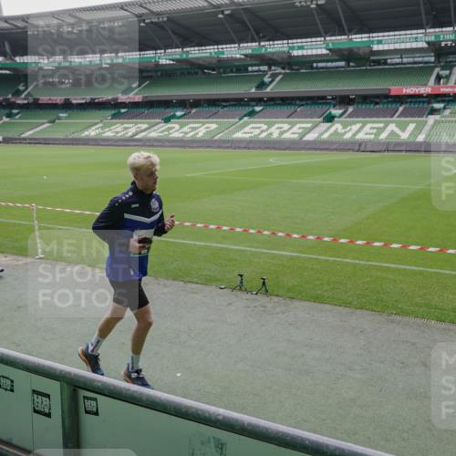 05.10.2025 - 20. swb-Marathon Bremen Michael Burmester http://msf.ph/oto/9280058 05.10.2025 13:02:15 Laufen im Stadion 97, 428, 493, 518, 672, 729, 772, 843, 921, 1030, 1256, 1348, 1361, 1452, 1704, 1732, 1744, 1759, 1856, 1899, 1924, 1933, 2143, 2245, 2272, 2306, 2555, 2772, 2774, 2796, 2910, 2912, 2991, 3053, 3206, 3208, 3217, 3525, 3526, 3673, 3861, 3917, 3926, 3930, 4017, 4018, 4086, 4129, 4322, 4364, 4409, 4444, 4464, 4477, 4481, 4564, 4688, 4705, 4817, 4847, 4882, 4947, 4980, 4985, 5309, 5557, 5570, 5580, 5652, 5731, 5893, 5934, 6157, 6325, 6328, 6382, 7217, 7433, 7659, 152 meine-sportfotos.de