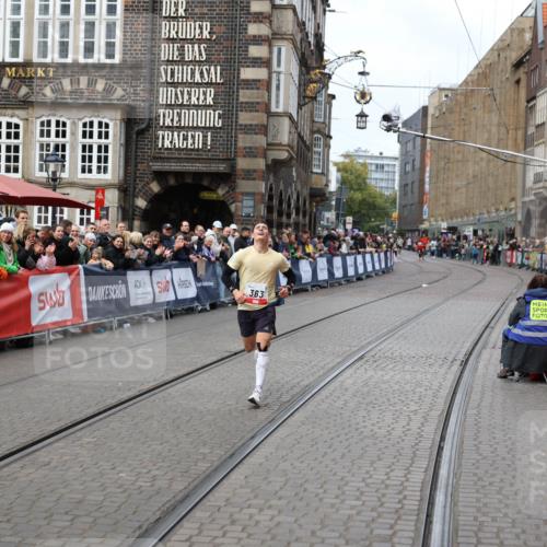 05.10.2025 - 20. swb-Marathon Bremen Yannick Fuchs http://msf.ph/oto/9280115 05.10.2025 12:50:40 Ziel 363, 664, 2033, 2267 meine-sportfotos.de