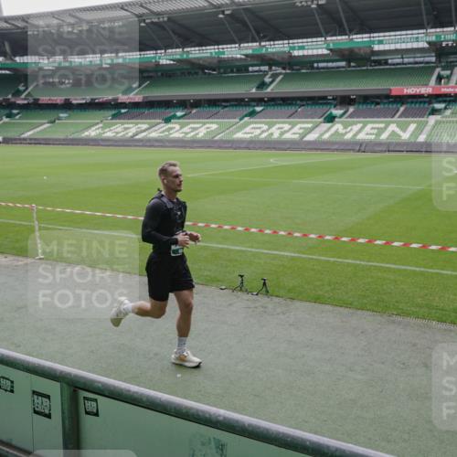 05.10.2025 - 20. swb-Marathon Bremen Michael Burmester http://msf.ph/oto/9280192 05.10.2025 13:02:27 Laufen im Stadion 97, 428, 518, 721, 729, 772, 828, 843, 921, 1030, 1121, 1256, 1348, 1405, 1452, 1704, 1733, 1744, 1856, 1899, 1924, 2143, 2245, 2272, 2306, 2393, 2772, 2774, 2910, 2912, 3053, 3206, 3217, 3424, 3525, 3526, 3861, 3917, 3926, 3930, 4017, 4018, 4129, 4322, 4409, 4444, 4464, 4477, 4481, 4564, 4688, 4705, 4714, 4817, 4847, 4885, 4985, 5570, 5652, 5755, 5893, 5934, 6157, 6325, 6328, 6382, 7217, 7433, 7659, 8957, 152, 493, 1361, 1759, 1933, 2555, 2796 meine-sportfotos.de